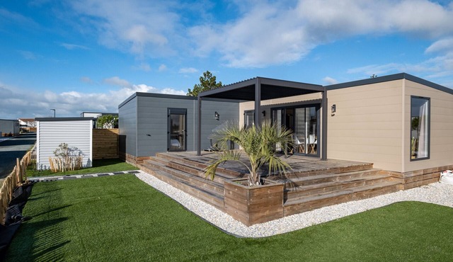 Chalet with A/C – pool – 4 adults – 2 children