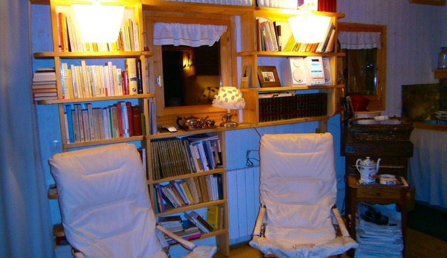 Chalet with a refined atmosphere: 300m from slopes and forest paths