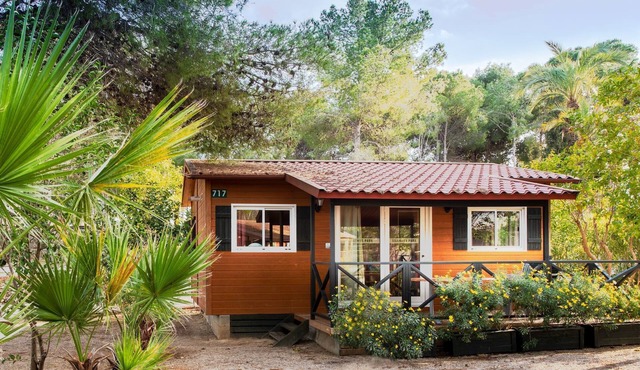 Chalet with air conditioning on beautiful park