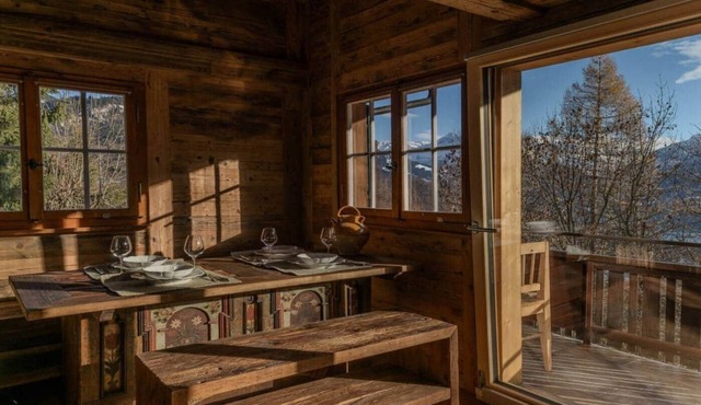 Chalet with fireplace and sauna