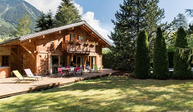 Chalet with Mont Blanc Views, Hot Tub & Separate Apt