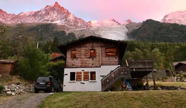 Chalet with outstanding views in quite place 5’ from center