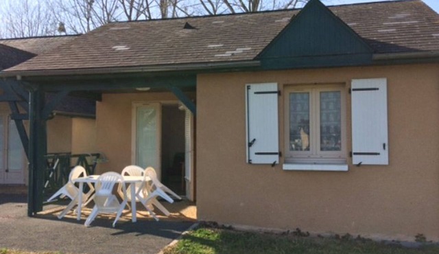 Chalet with terrace for 4 people in Oloron-Sainte-Marie