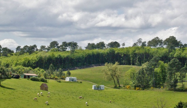 Chalet with garden in the middle of nature