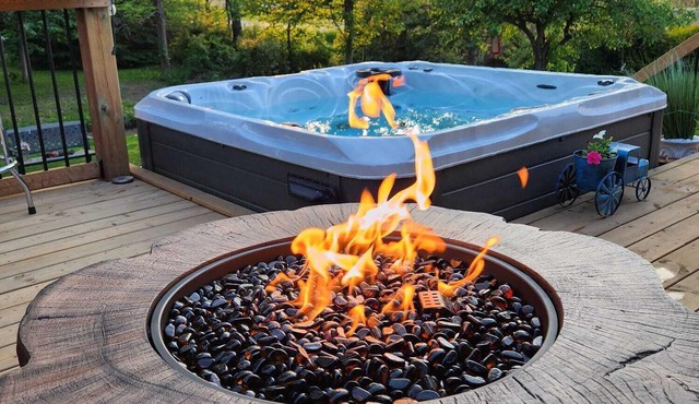 CHALET WITH HOT TUB IN THE BLUE MOUNTAINS!!!