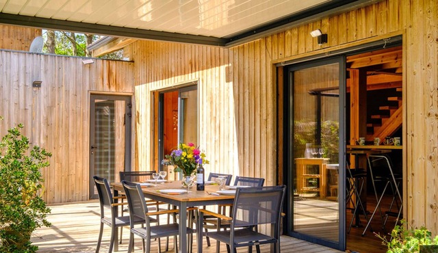Chalet with jacuzzi and pétanque - 6 guests