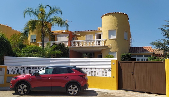 Chalet with private pool, air conditioning and wifi in Peñiscola for 6/8 persons