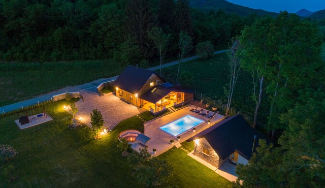 Chalet with private saltwater pool and wellness | Holiday Home Mali Medo