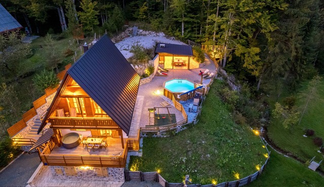 Chalet with sauna and whirlpool