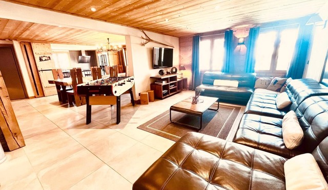 Chalet with sauna, at the foot of the pistes, sleeps 7