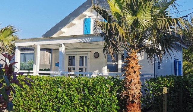 Chalet with sea view in Brittany, beaches and GR 34 footpath 150 m away