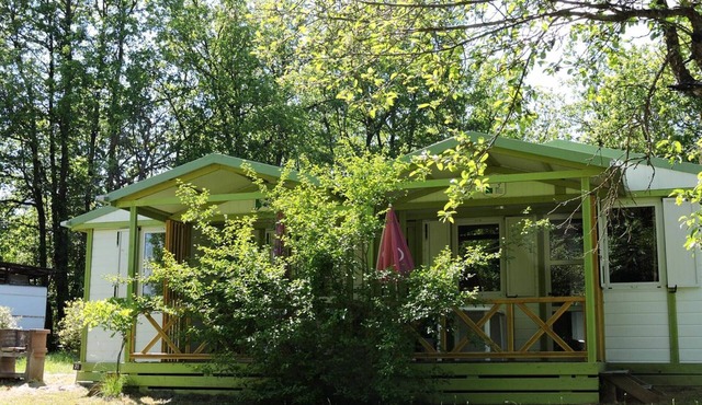 Chalet with Terrace in Camping, 2 Bedrooms, 4 People