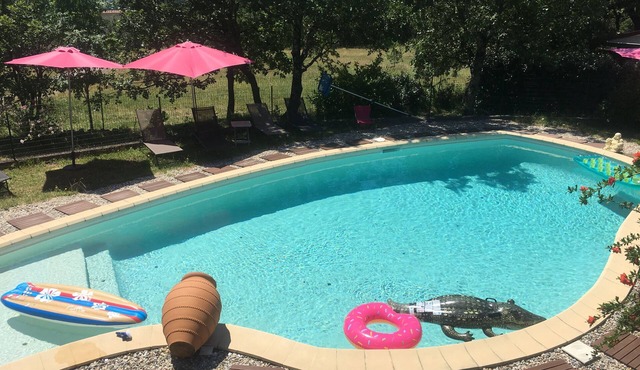 Chalet with terrace in the countryside, ideal quiet location.