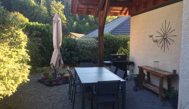 Chalet with unobstructed mountain views 15 minutes from Lake Annecy