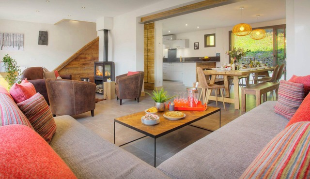 Chalet Zamaro - modern ski-in ski-out for 12 in La Clusaz - OVO Network