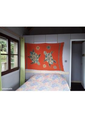 Chalets flottants lac saint Étienne Cantales