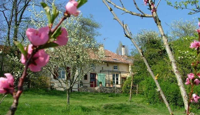 Chaleureuse maison de campagne avec jardin, proche Voie Sacrée, pour vacances paisibles entre Verdun et Bar-le-Duc