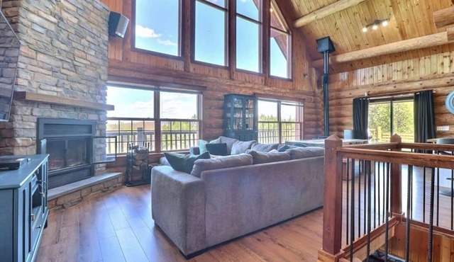 Chaleureux Chalet en Bois Rond Près de Coaticook