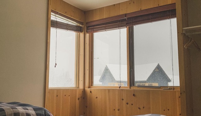 Chaleureux Chalet 2 Étages en Gaspésie Situé au Pied des Pistes