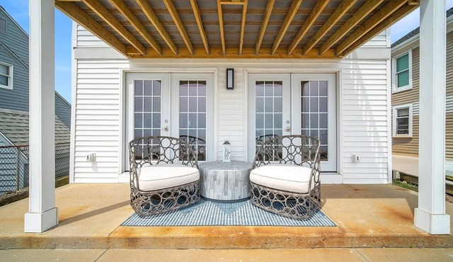 Chalker Beach, Beachfront Home in Old Saybrook, Connecticut,