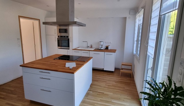 Châlons : Cocooning stay with Balneo, Garden and Garage