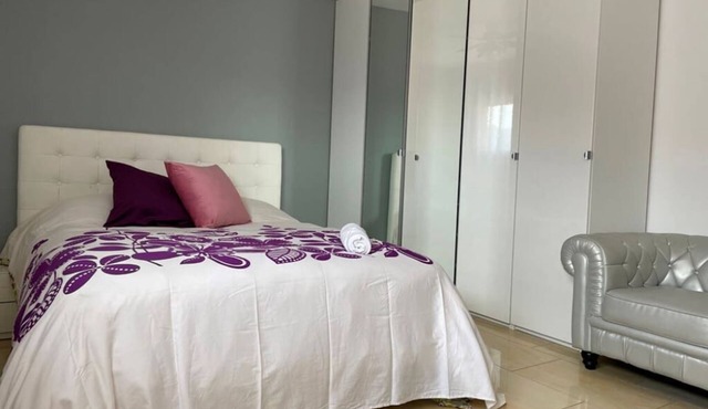 Chambre à 30 Minutes de Barcelone Avec Salle de Bain et Piscine Partagées