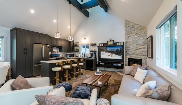 Chambers Escape: Cozy 3BR retreat in Tahoma