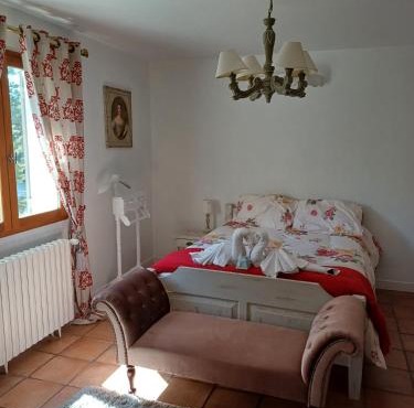 Chambre d'hôte suite Tournesol "Au fond du jardin"