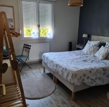 Chambre à 10 minutes du circuit des 24H du MANS et à 5 minutes sortie Autoroute A11