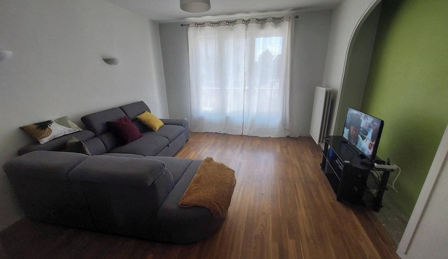 Chambre à 10min du Grand Parc Miribel Dans un Appartement Tout Équipé