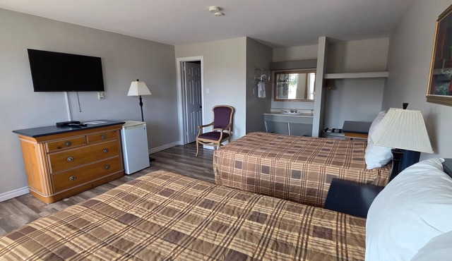 Chambre 2 Lits Queen #4