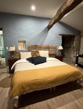 Chambre 35 m2 spacieuse calme avec piscine Sud Charente