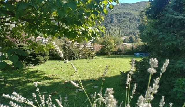 Chambre Avec Accès Jacuzzi au Pied des Montagnes -enfants & Animaux Bienvenus