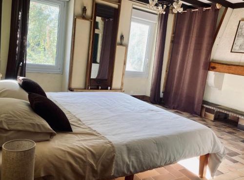 Chambre avec salle de bain privée à la campagne