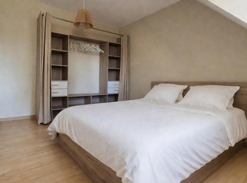 Chambre avec salle de bain privée