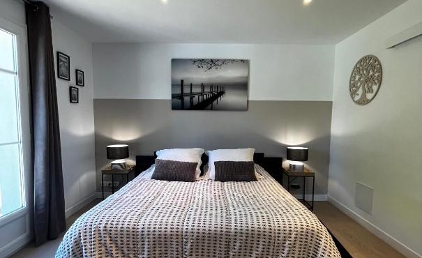 Chambre avec salle de bain privée de la Canopée de Mios