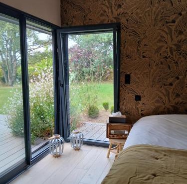 Chambre avec terrasse et salle de bain privative