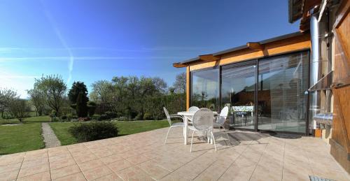 Chambre Bergamote, Au pied de la Colline