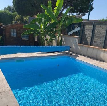 Chambre cosy avec salle de bain privée et piscine au calme