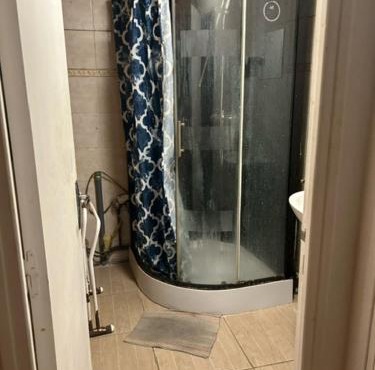 Chambre calme dans une colocation de 5 personnes