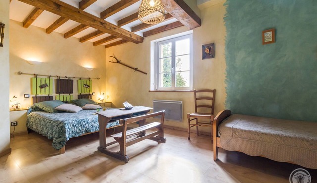 “Chambre Campagne” Guest Room with Shared Terrace, Garden, and Wi-Fi