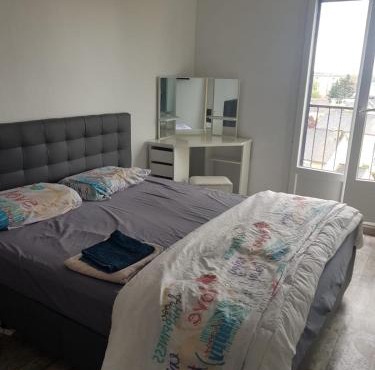 chambre confort dans un logement partagé à 10 minute du circuit 24h