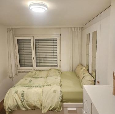 Chambre cosy et lumineuse dans un cadre calme