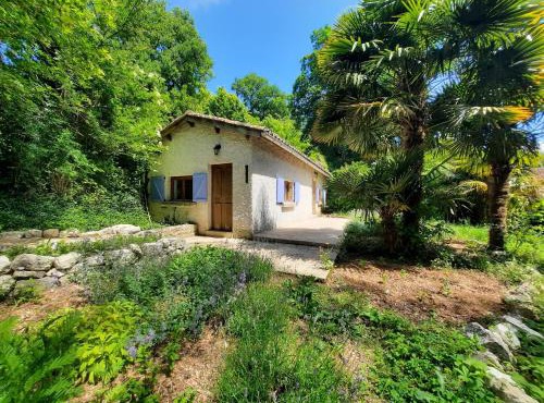 Chambre d'étape et Gîte de séjour- DomaineSalamandre-fr - Piscine, Nature, GR65 et Télétravail