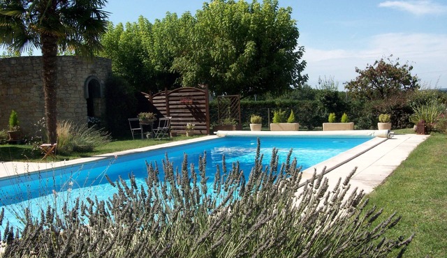 Chambre d'hôtes Les Lavandes available for 3 consecutive nights only