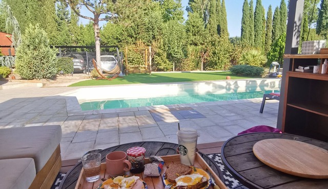 Chambre d'hôte Beach cottage in the heart of the Var, pool and jacuzzi