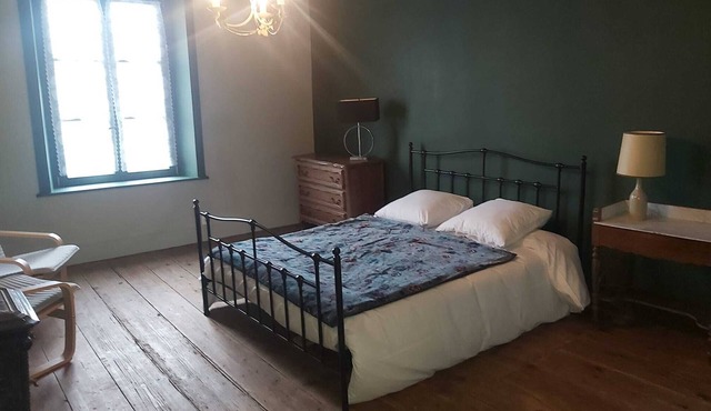 Chambre d'hôtes des Marchands in an old village hotel dating from 1934