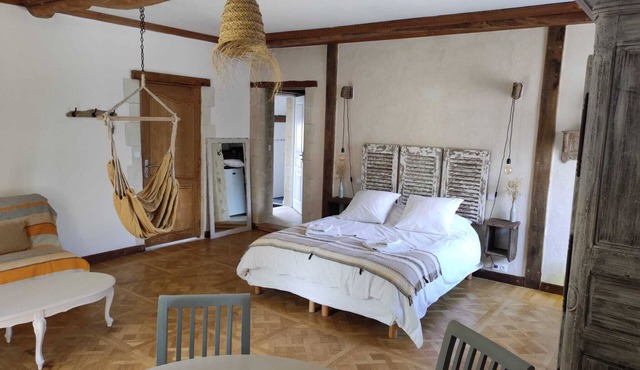 Chambre D'hôte à La Cour Souveraine Près des Plages du Débarquement et de Bayeux