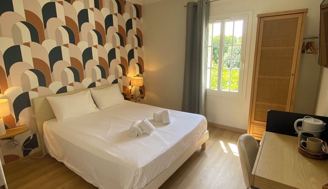 Chambre d'hôtes Gascogne with swimming pool at domaine de pouzergues near Agen