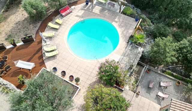 Chambre D'hôtes Indépendante vue Piscine Avec sa Cuisine D'été